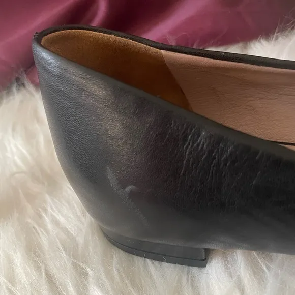 Gucci Leather Studded Ballet Flats | 37