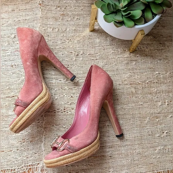 Gucci  • Pink Champagne / Rose Suede Peep Toe Platform Pumps