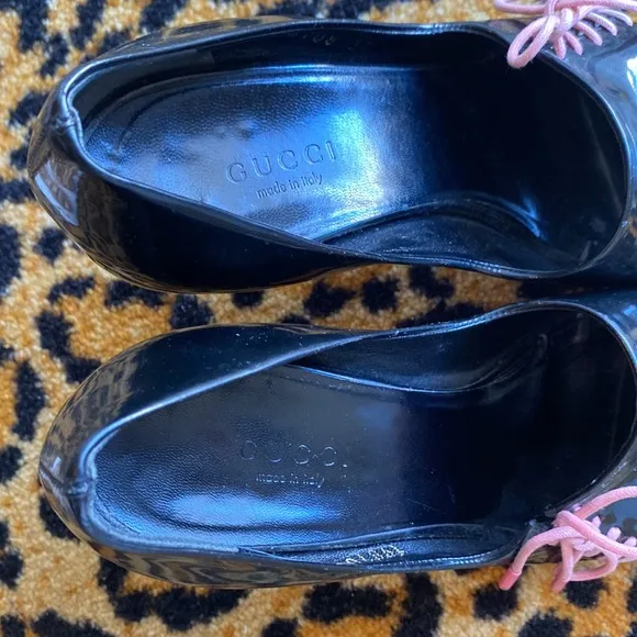 Gucci Vintage 90s lace up black patent leather pink lace up peep toe stilettos