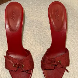 Gucci Women's Original GG Red Stilettos peep toe heel Size 9.5