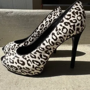 Guess Leopard Print Heels Peep Toe 5.5&quot; Stiletto Pumps Party Shoes Size 10M