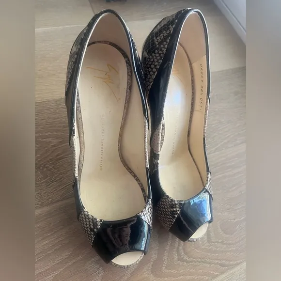 Guiseppe Zanotti GUC Stylish Black and Tan Peep-Toe Heels Size 38 1/2