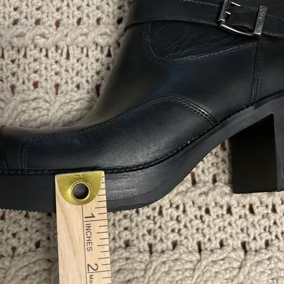 Harley Davidson Double Buckle Side Zip Gypsy Black Boots Women's Size 9.5 used.