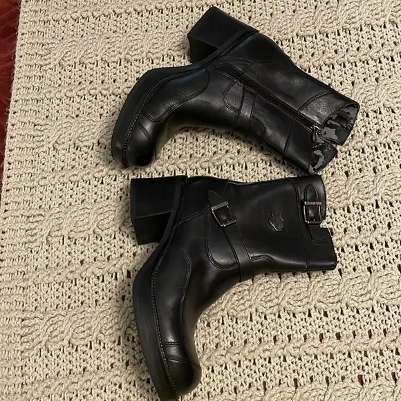 Harley Davidson Double Buckle Side Zip Gypsy Black Boots Women's Size 9.5 used.