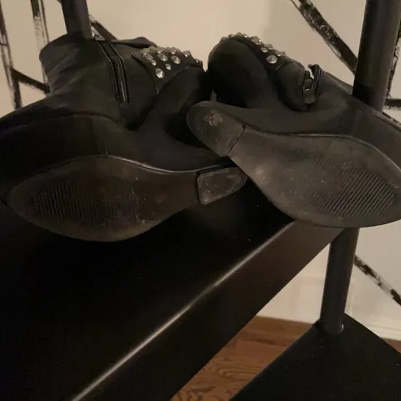 Heel-less Spike Boots!!!