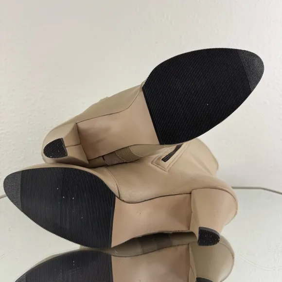 HILL &amp; DALE Vintage 1970s Designer Tan Beige Leather Swirl Low Heel Ankle Boots