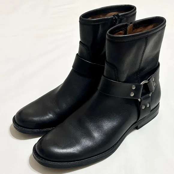 House of Harlow 1960 Portia Black Leather Side-Zip Harness Moto Ankle Boots - 8M