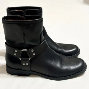 House of Harlow 1960 Portia Black Leather Side-Zip Harness Moto Ankle Boots - 8M