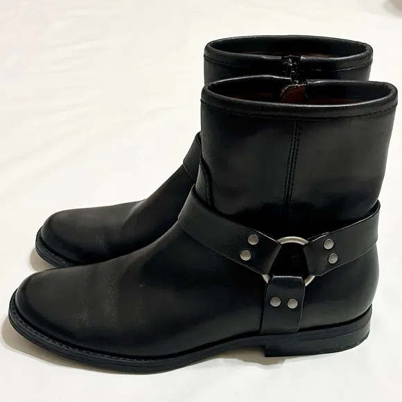 House of Harlow 1960 Portia Black Leather Side-Zip Harness Moto Ankle Boots - 8M