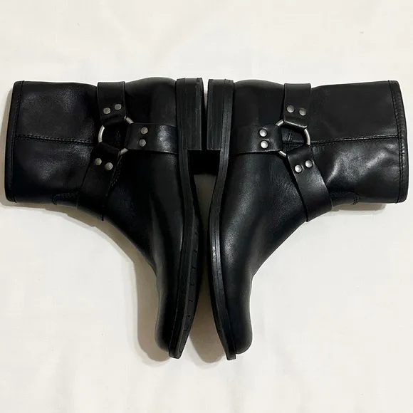 House of Harlow 1960 Portia Black Leather Side-Zip Harness Moto Ankle Boots - 8M