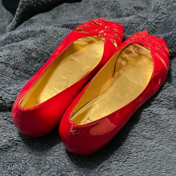 🎉HP🎉 Stuart Weitzman Candy Apple Red Patent Leather Peep Toe Flats