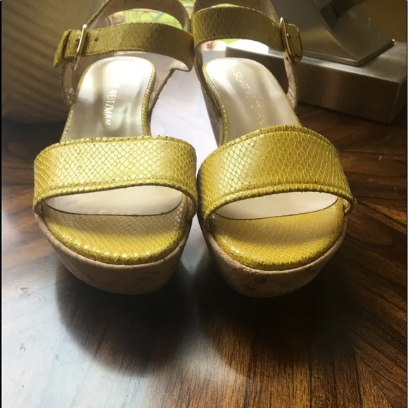 🎉HP🎉 Stuart Weitzman Yellow Sandals