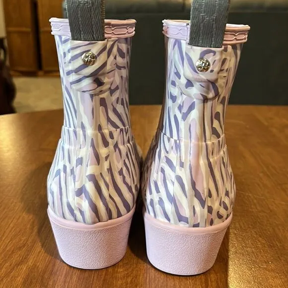 Hunter Dawn Low Heel Rider Coral rain boots size 6.