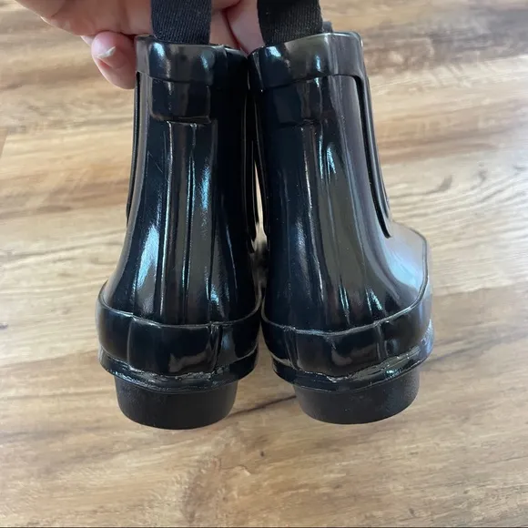 Hunter kids shiny black boots 2B/3G