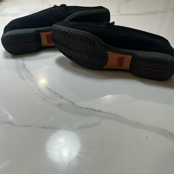 Hush Puppies Wave Flex Black Suede Loafers like new. Size 8.5