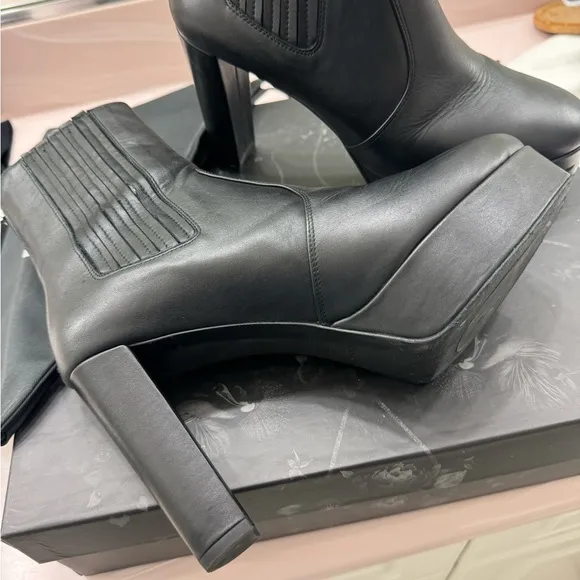 INEZ Black Leather Pilar Boot