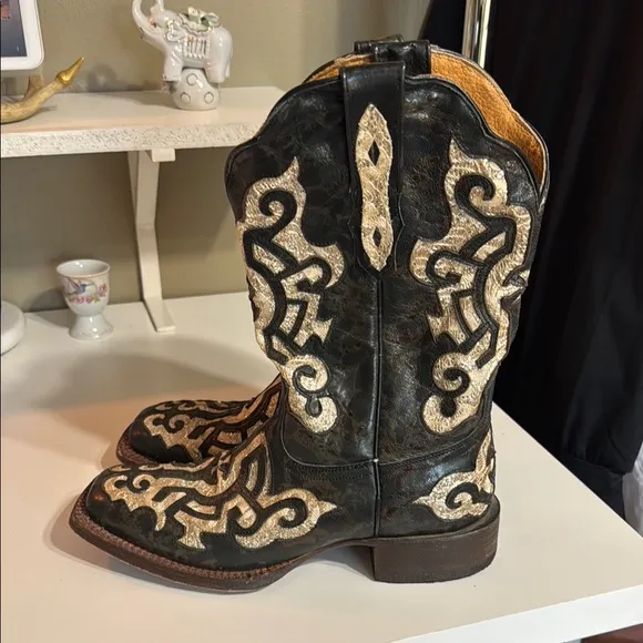 Intricate Brown Black and Tan Western Boots Square Toes Heel 1.5” Height 10-11”