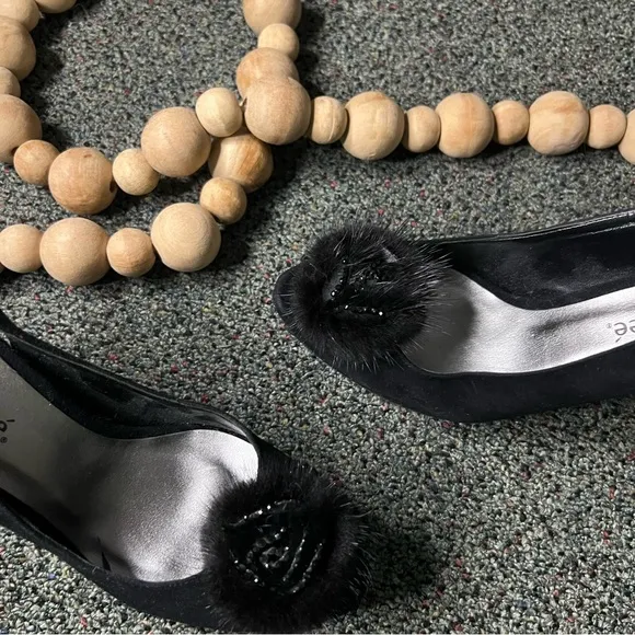 J RENEE Black Feather Flower Detail Open Toe Stiletto Pump Suede Heels Shoes 7.5