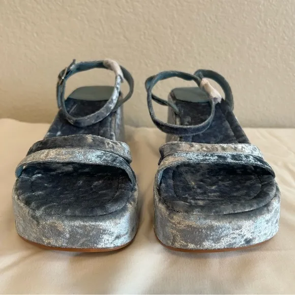 Jeffery Campbell Women’s Activate Blue Crushed Velvet Platform Sandal, Size 9