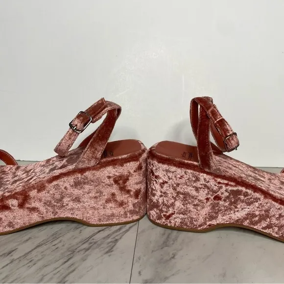 Jeffrey Campbell Activate Pink Velvet Platform Sandal 7