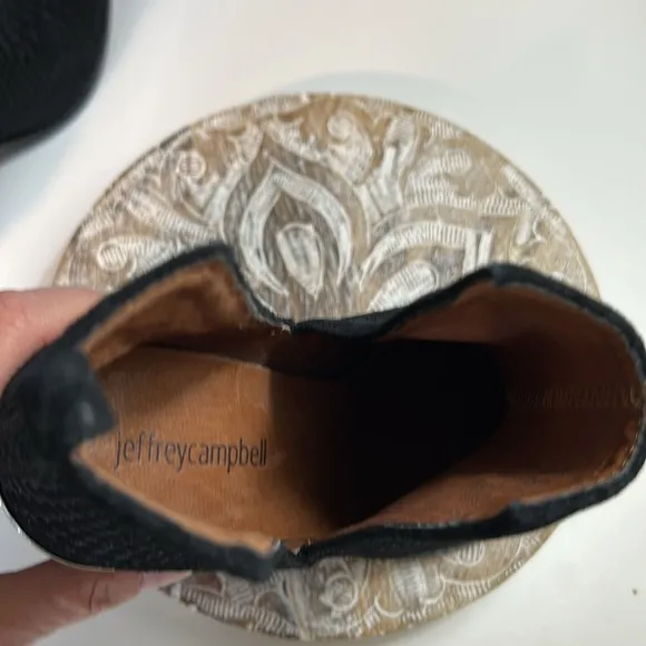 JEFFREY CAMPBELL BLACK SNAKESKIN DESIGN  BOOTIES SIZE 6