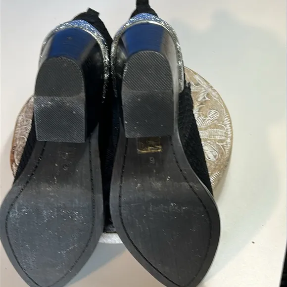 JEFFREY CAMPBELL BLACK SNAKESKIN DESIGN  BOOTIES SIZE 6