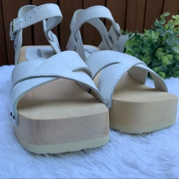Jeffrey Campbell | NWOB White Platform Sandals