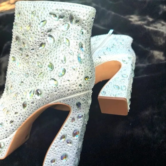 Jessica Simpson Dollyi Crystal Rhinestone Platform Ankle Bootie Boots Size 9
