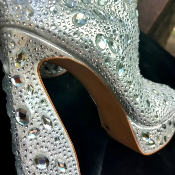 Jessica Simpson Dollyi Crystal Rhinestone Platform Ankle Bootie Boots Size 9