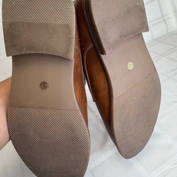JF J.Ferrar Brown Chukka Boots with Polished Leather and Low Heel
