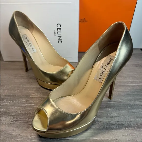 Jimmy Choo Metallic Gold Patent Leather Crown Peep Toe Heels size 8.5/38.5 $850