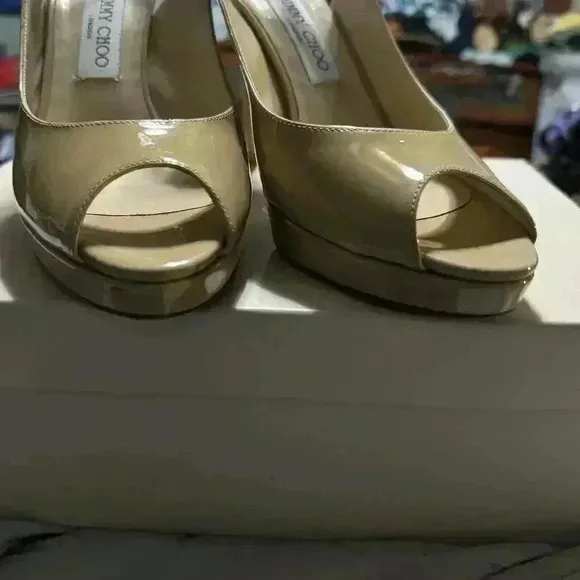 Jimmy Choo Women’s 9.5 Nude Patent Leather Italy Peep Toe Slingback Heels In Box
