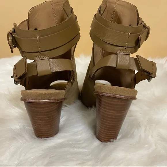 Joe's Jeans Petra Suede Peep Toe Tobacco Tan Block Heel Sandals Size 5.5