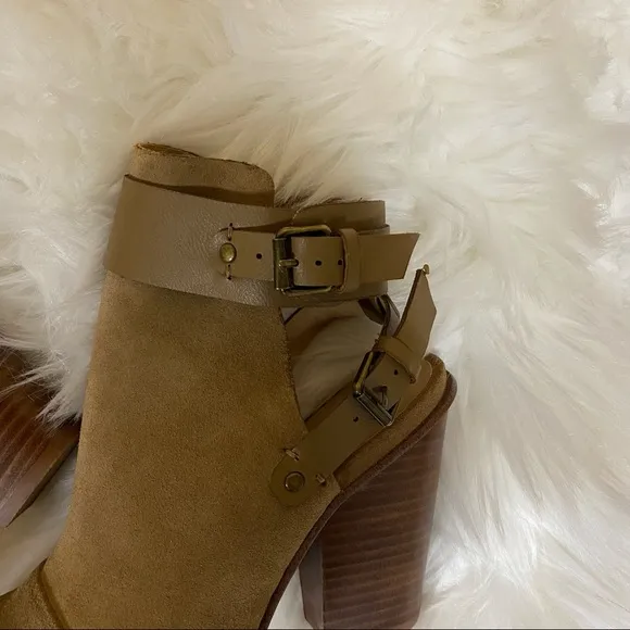 Joe's Jeans Petra Suede Peep Toe Tobacco Tan Block Heel Sandals Size 5.5