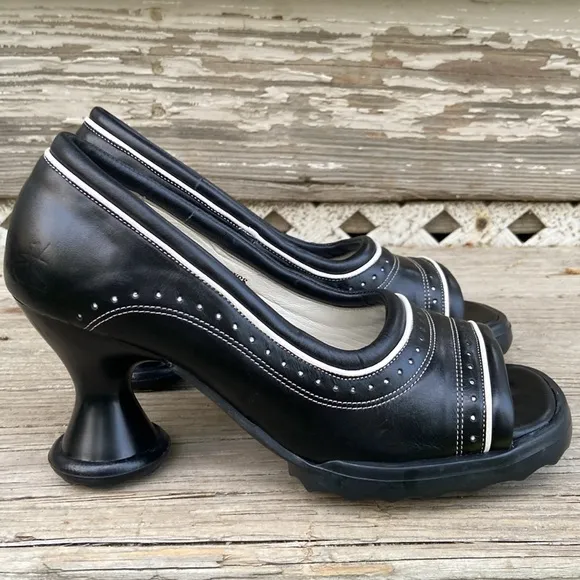 John Fluevog Shoes Mini PIPSQUEAK Brogue Peep Toe Heels in Black Women's Size 9