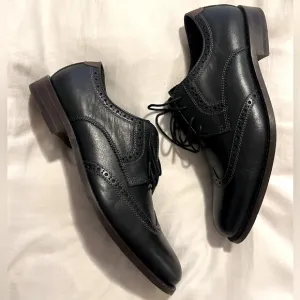 Johnston &amp; Murphy men’s black wingtip Oxford dress shoes size 10!