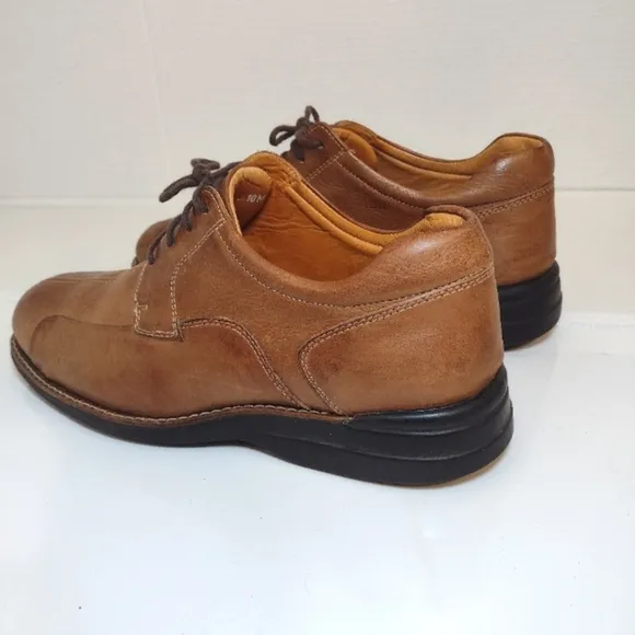 Johnston &amp; Murphy Men's brown leather dress shoes size (10 M)