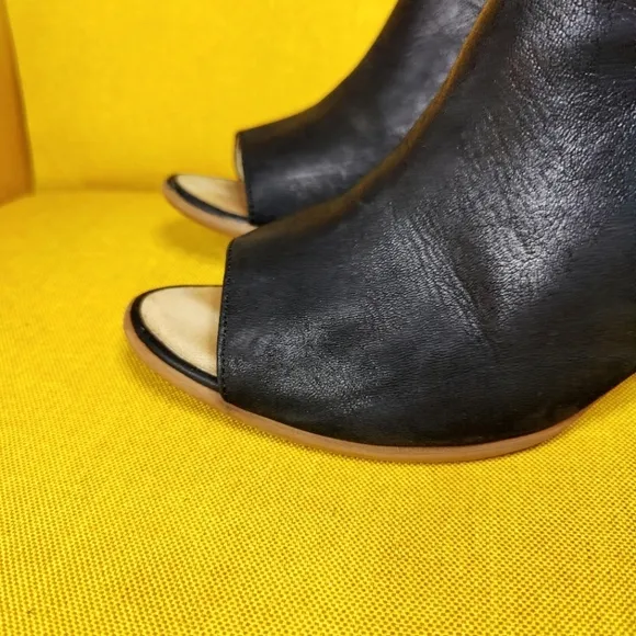 Josef Seibel Bonnie Leather Peep Toe Block Heeled Strap Bootie Women's 10-10.5