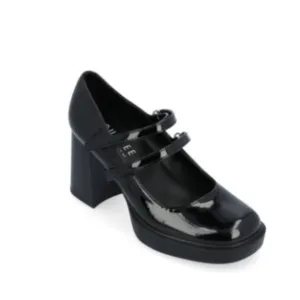 Journee Collection, Shasta black patent shoes. NIB- Size 8.5