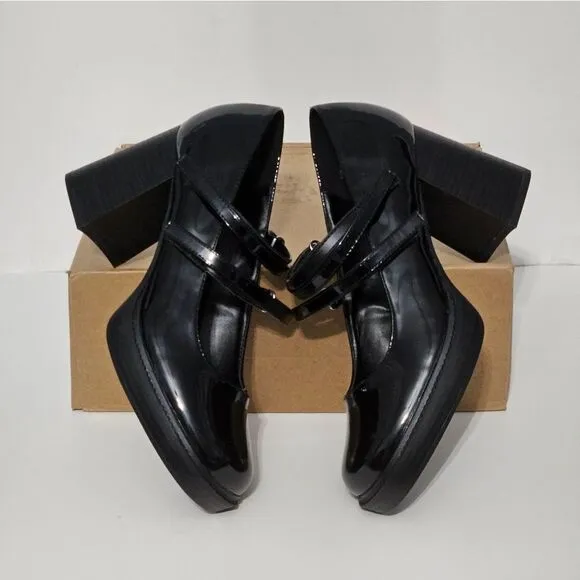 Journee Collection, Shasta black patent shoes. NIB- Size 8.5