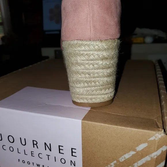 JOURNEE COLLECTION Takara Espadrille Sandals SIZE 9 NIB