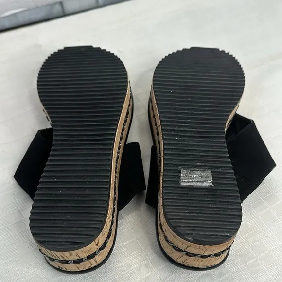 Karl Lagerfeld Paris Karsyn Platform Thong sandals in black size 8.5