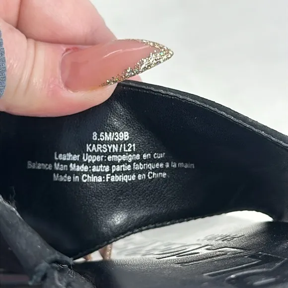 Karl Lagerfeld Paris Karsyn Platform Thong sandals in black size 8.5
