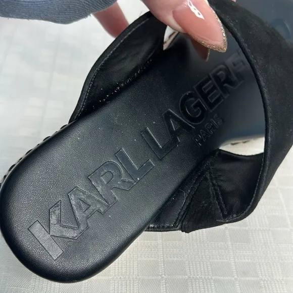 Karl Lagerfeld Paris Karsyn Platform Thong sandals in black size 8.5