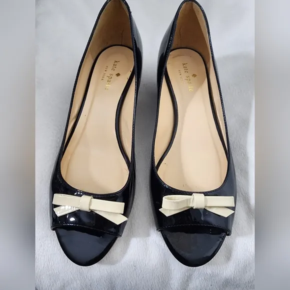 Kate Spade NY Patent Leather Wedge Shoes Low Beige Bow Peep Toe Summer Designer