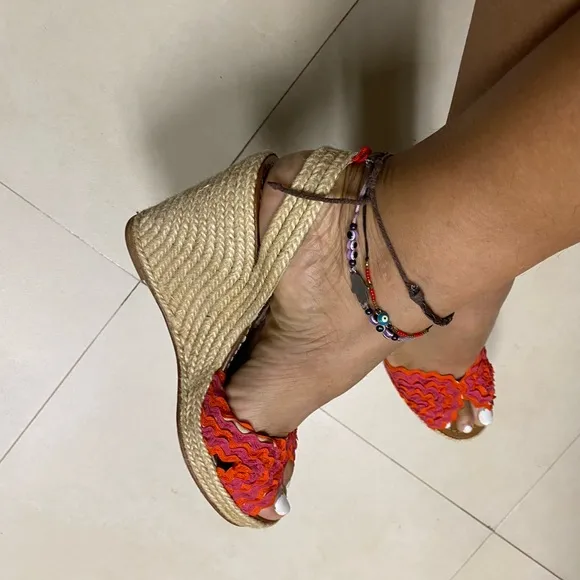 Kate Spade Women's Red Wedge Sandals 9.5 (missing lace)