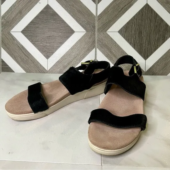 Kenneth Cole calf hair lake platform sandals size 7.5 black