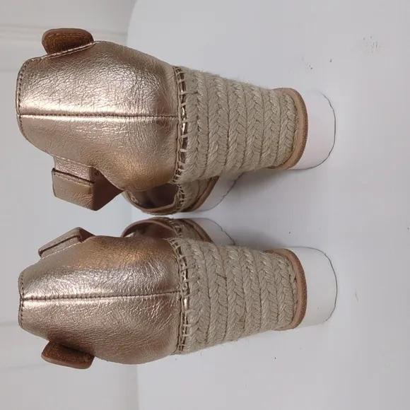Kenneth Cole Gentle Souls Elyssa T-Strap Rose Gold Wedge Sandals, 6.5, NWOT