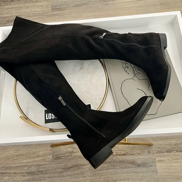 Kennoth Cole Black suede boots