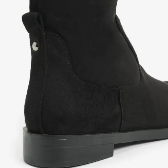 Kennoth Cole Black suede boots